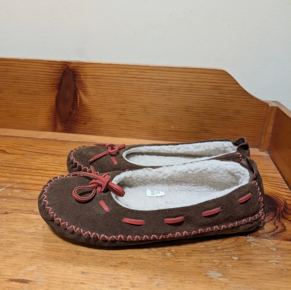 L.L.Bean Suede Moccasin Slippers Brown with Pink Trim Women’s Size 6 – Cozy Flee - Picture 3 of 6